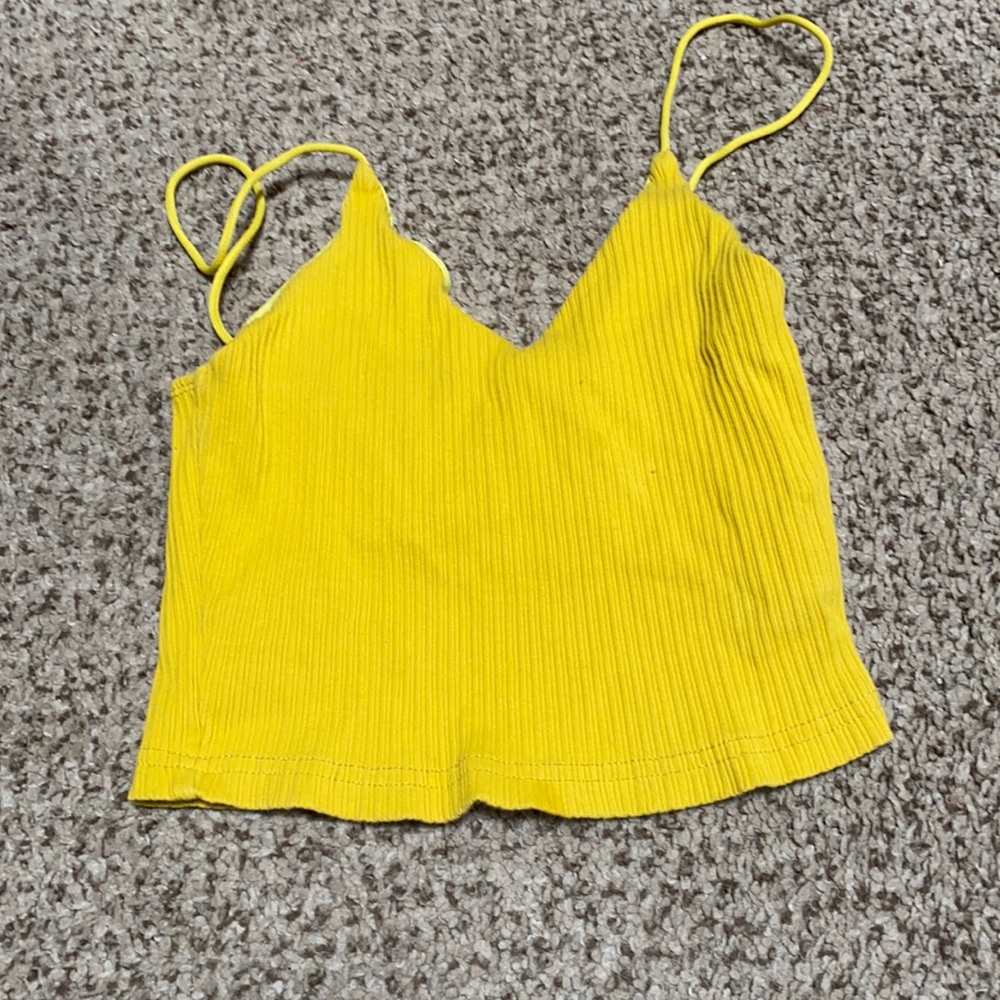 ✨5 for $20✨Yellow crop tank